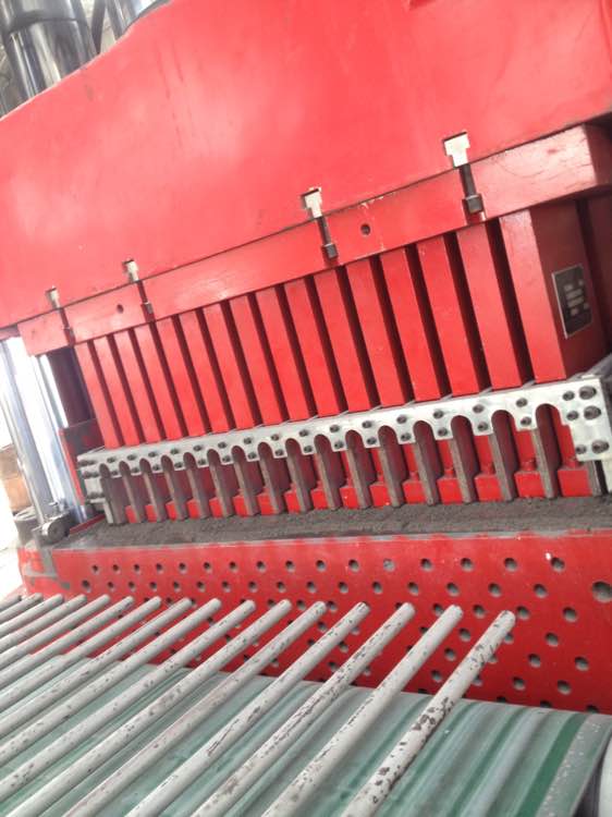 二手蒸压砖机设备的三大产品特点